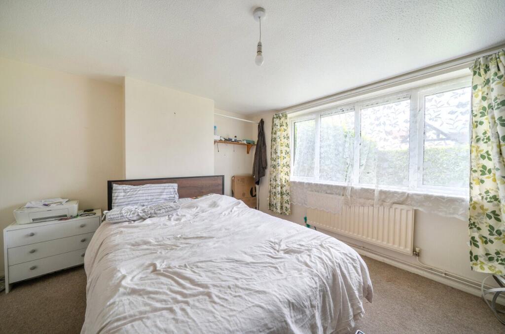 Apartment in High Wycombe, Booker - View 4