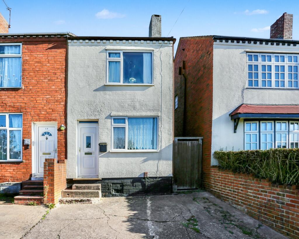 2-bed semi-detached on 18 Garden Walk, Dudley, DY3, £120,000