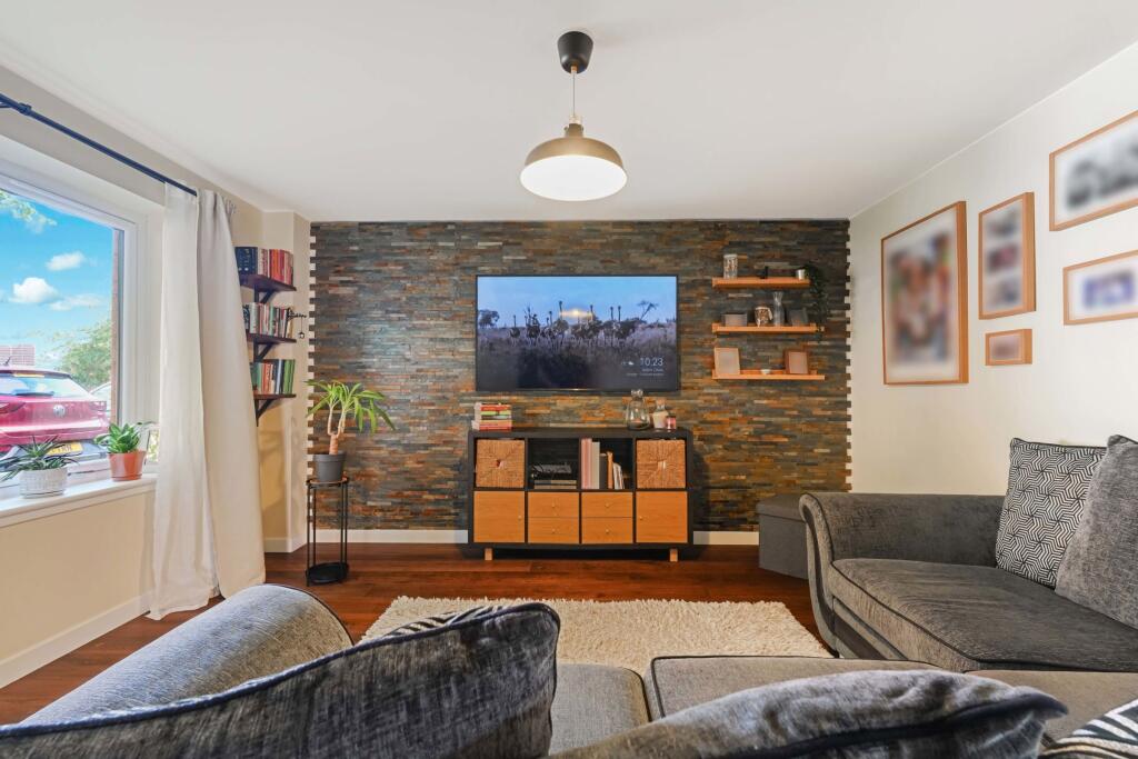 House in Edinburgh, Craigmillar - View 3