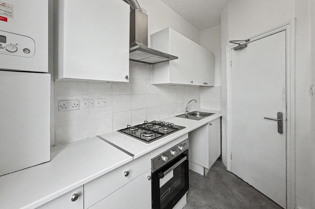 15 The Avenue, Tottenham, London, N17 6TB photo 4