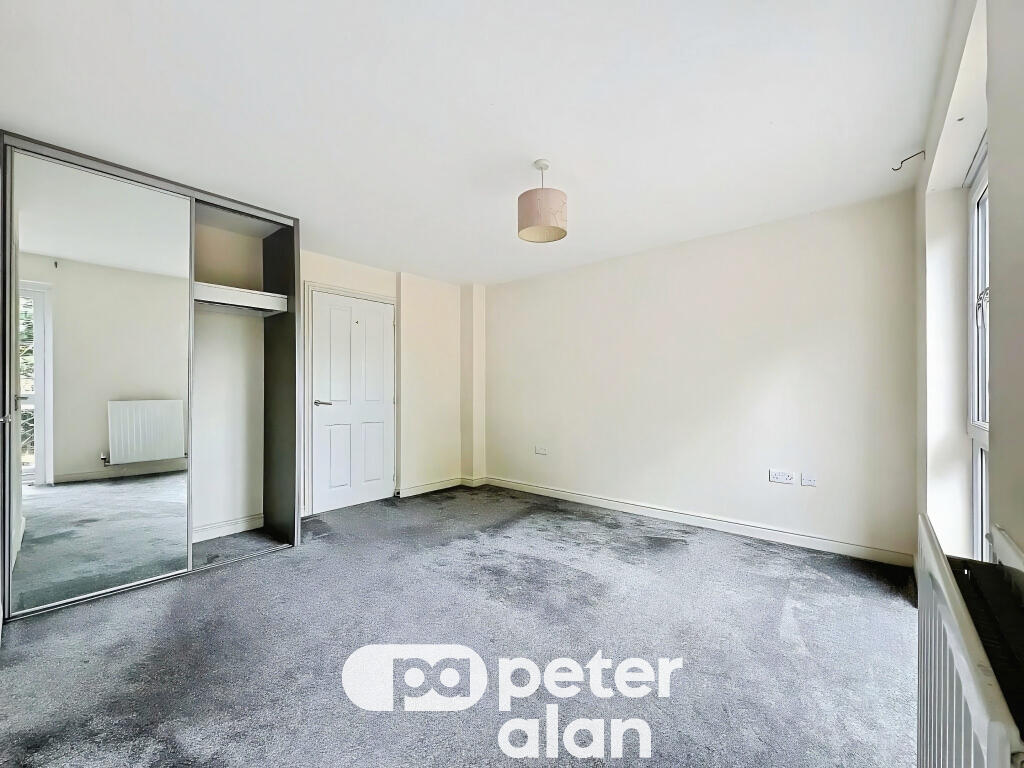 Apartment in Newport - View 4