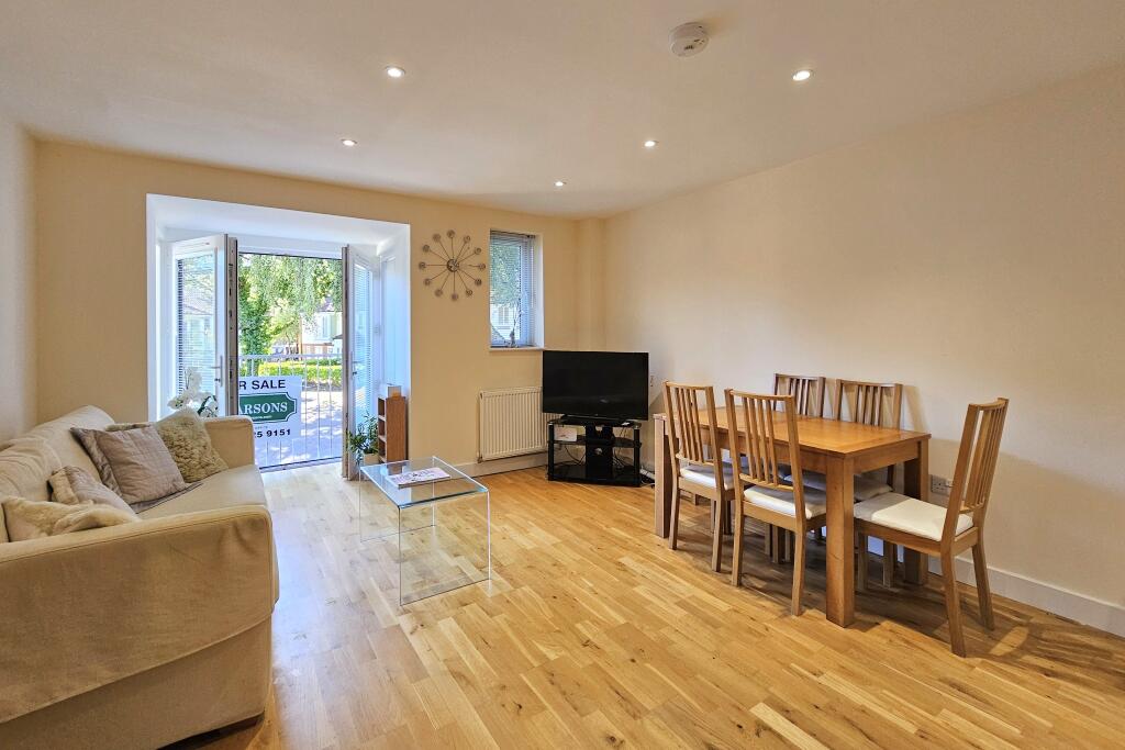 Apartment in Winchester, Denmead - View 3