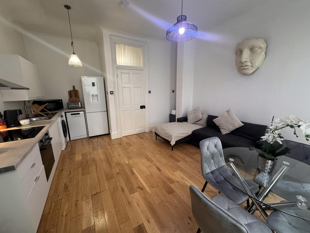 Apartment in Glasgow - View 4