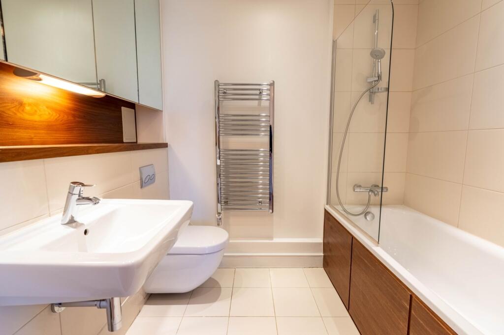 Apartment in Gillingham, Medway - More