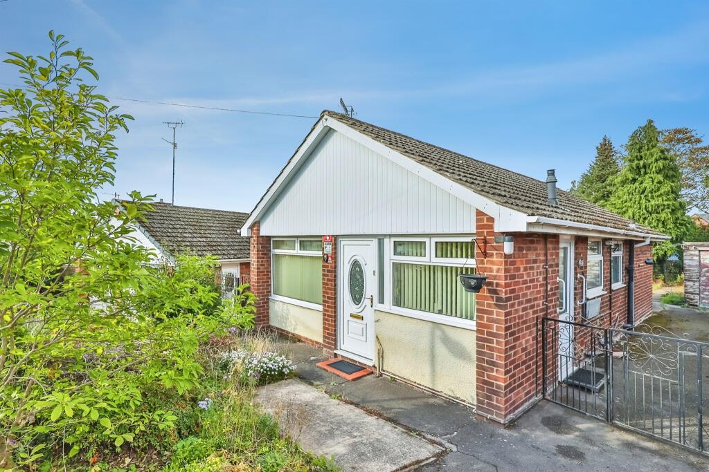 2-bed detached on Earl Drive, Giltbrook, Nottingham, £210,000