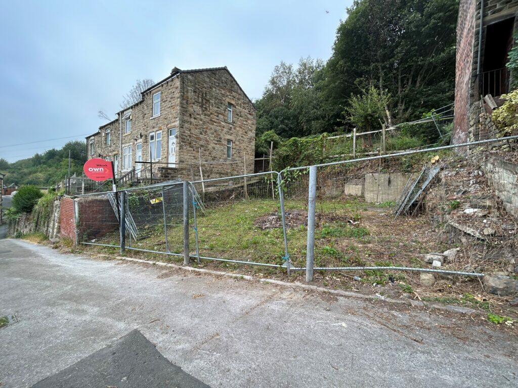 Main image of property: Mount Terrace, Batley, WF17 6AY