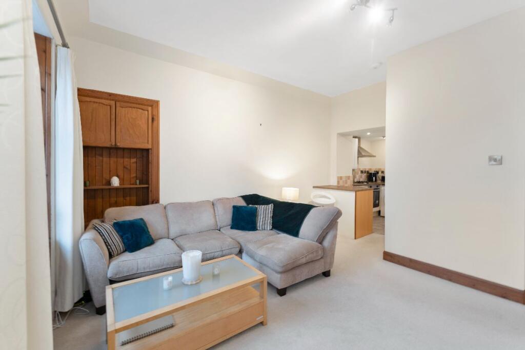 Main image of property: 31 Biggiesknowe, Peebles