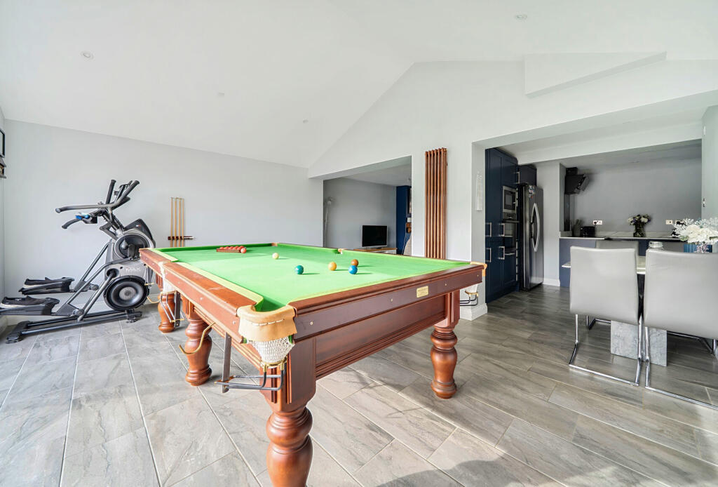House in Stroud, Middleyard, King's Stanley - More