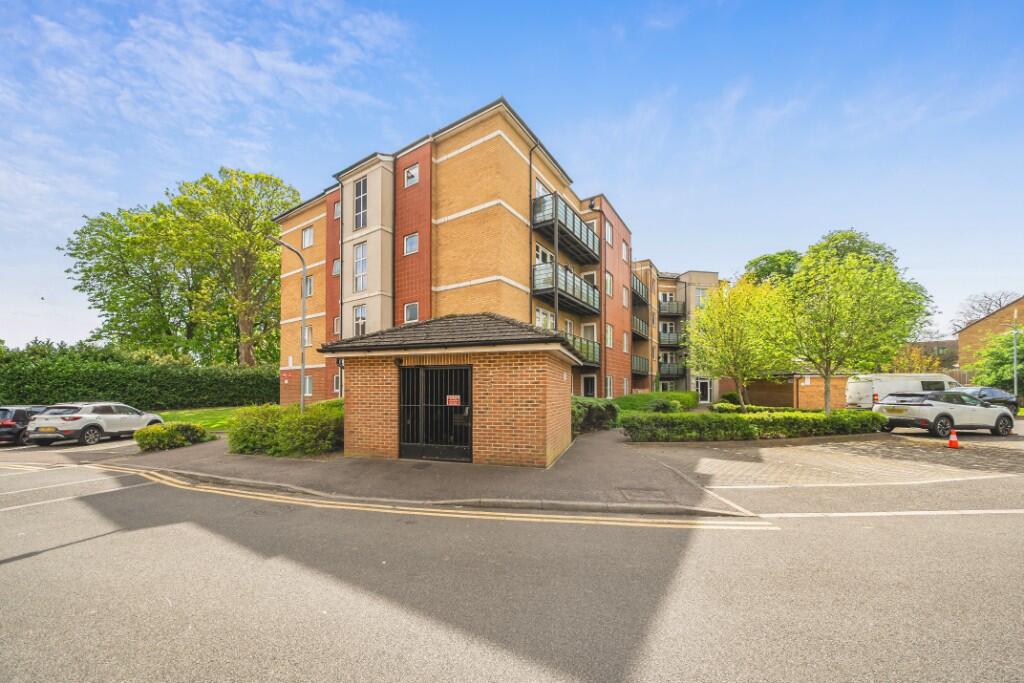 Main image of property: The Parklands, Dunstable, Bedfordshire, LU5