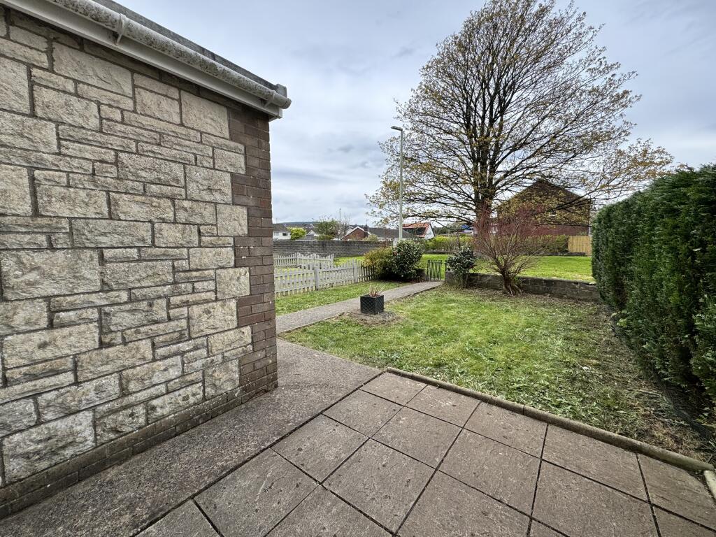 Bro-Dawel Close, Pontyclun CF72 9BN photo 3