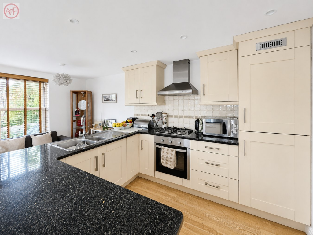 132 Brent Street, Brent Knoll, TA9 - View 4