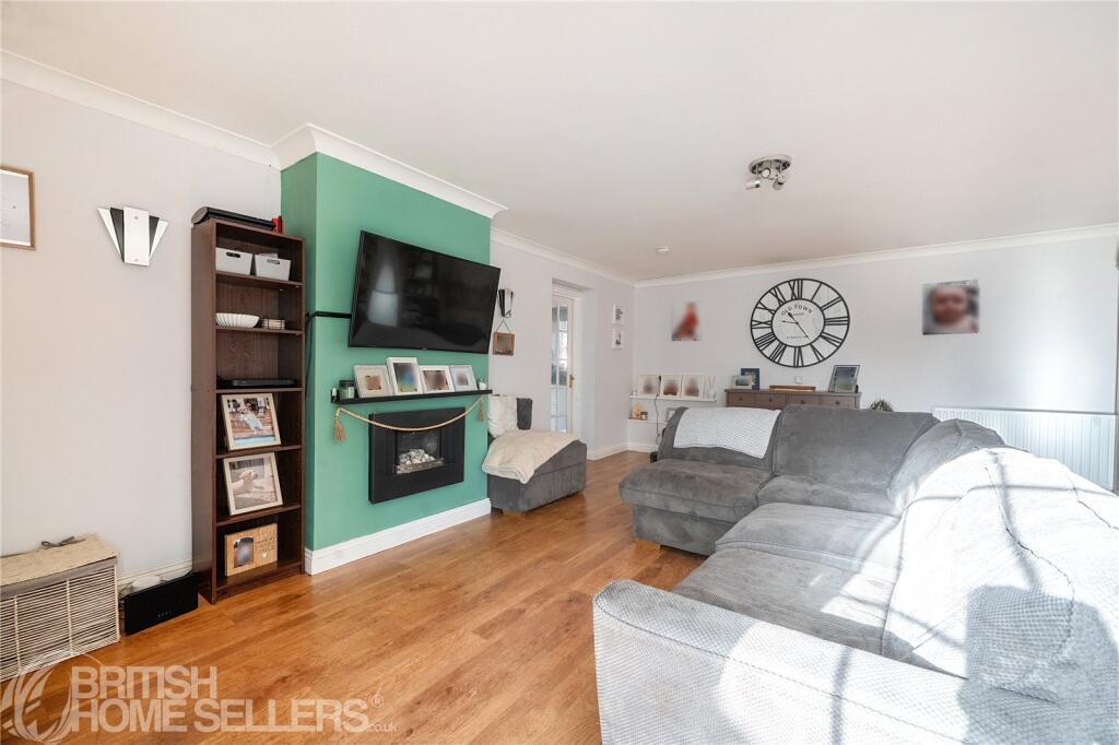 House in Lambourn, Upper Lambourn - More