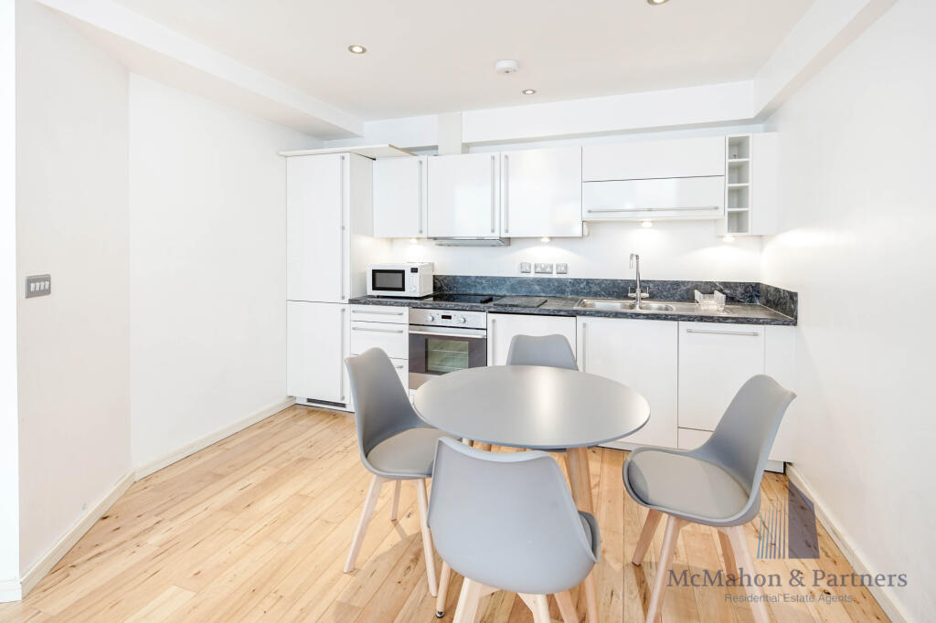 Apartment in London - View 5
