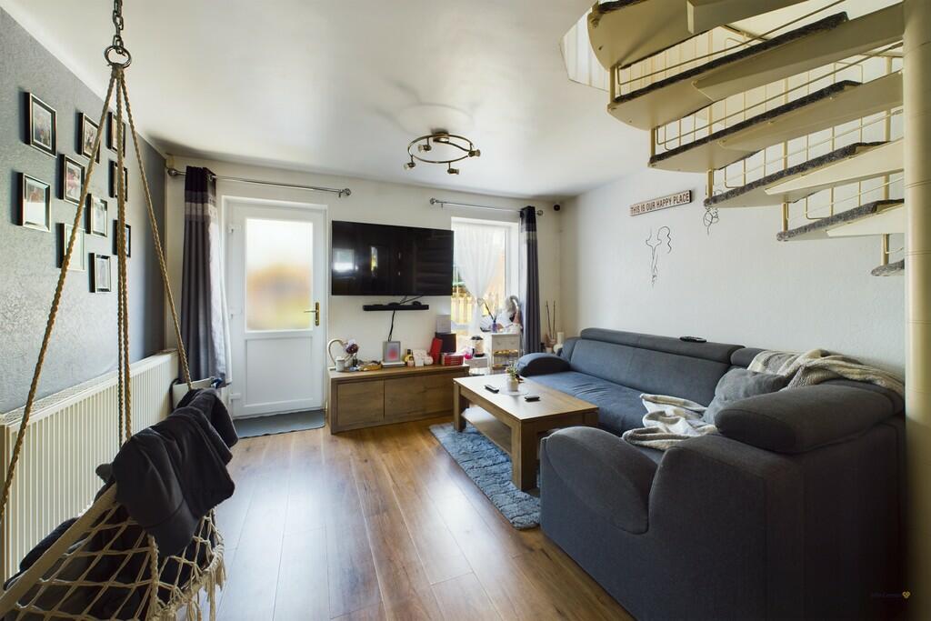 Meynell Close, Burton-on-Trent photo 3