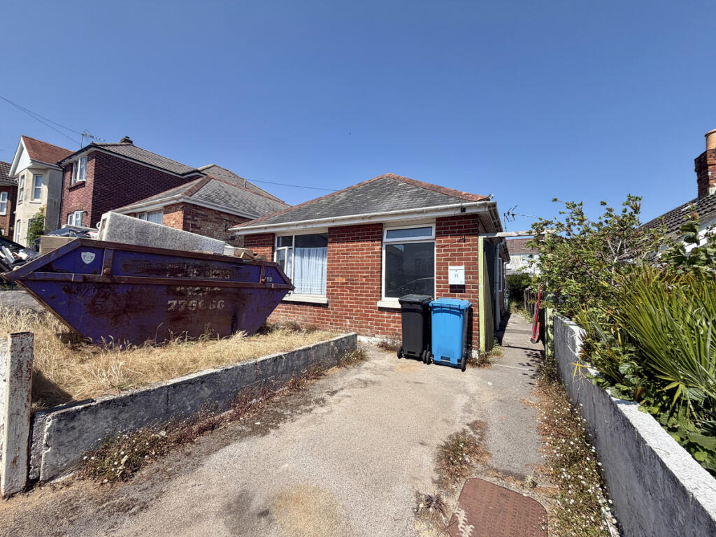Main image of property: Lincoln Road, Parkstone, Poole, BH12
