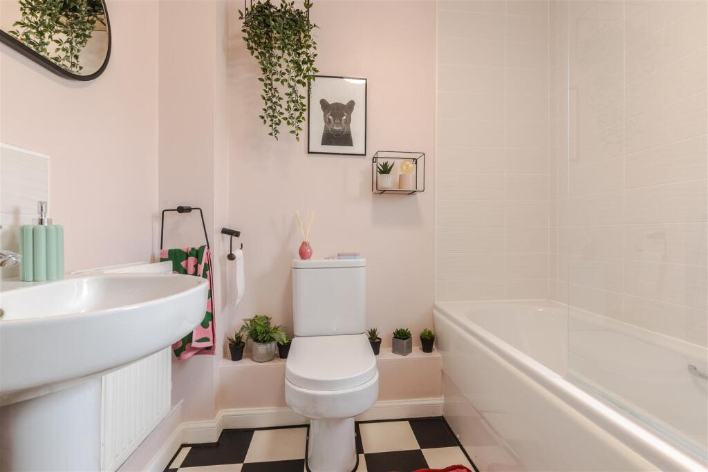 Apartment in Scunthorpe, New Brumby - View 4
