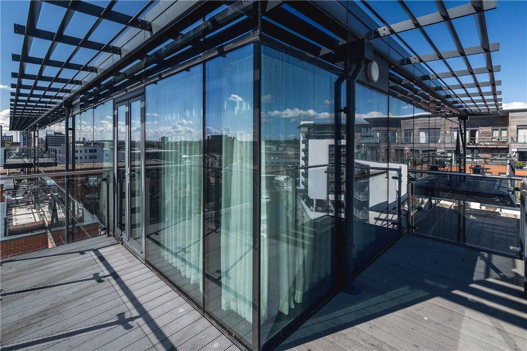 187 The Blake Building Admirals Quay photo 2