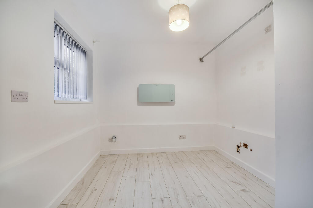 Apartment in Chelmsford - View 5