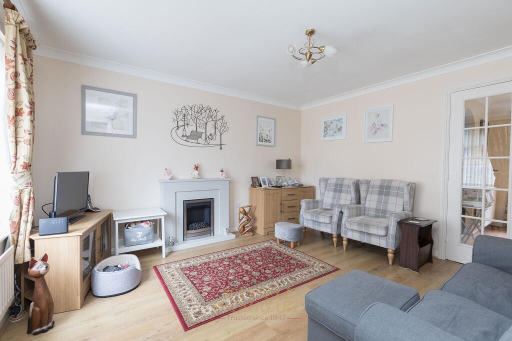 House in Crawley, Broadfield - View 3