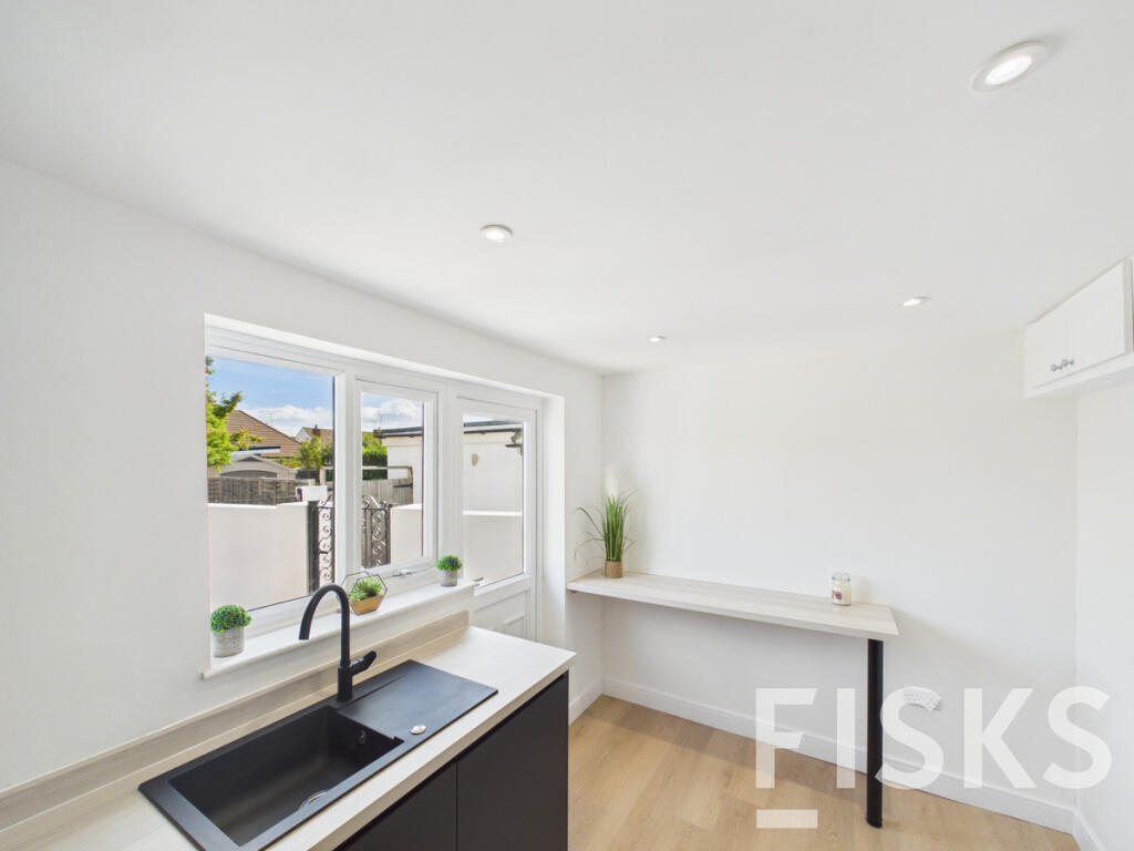 House in Castle Point, Thundersley - View 4