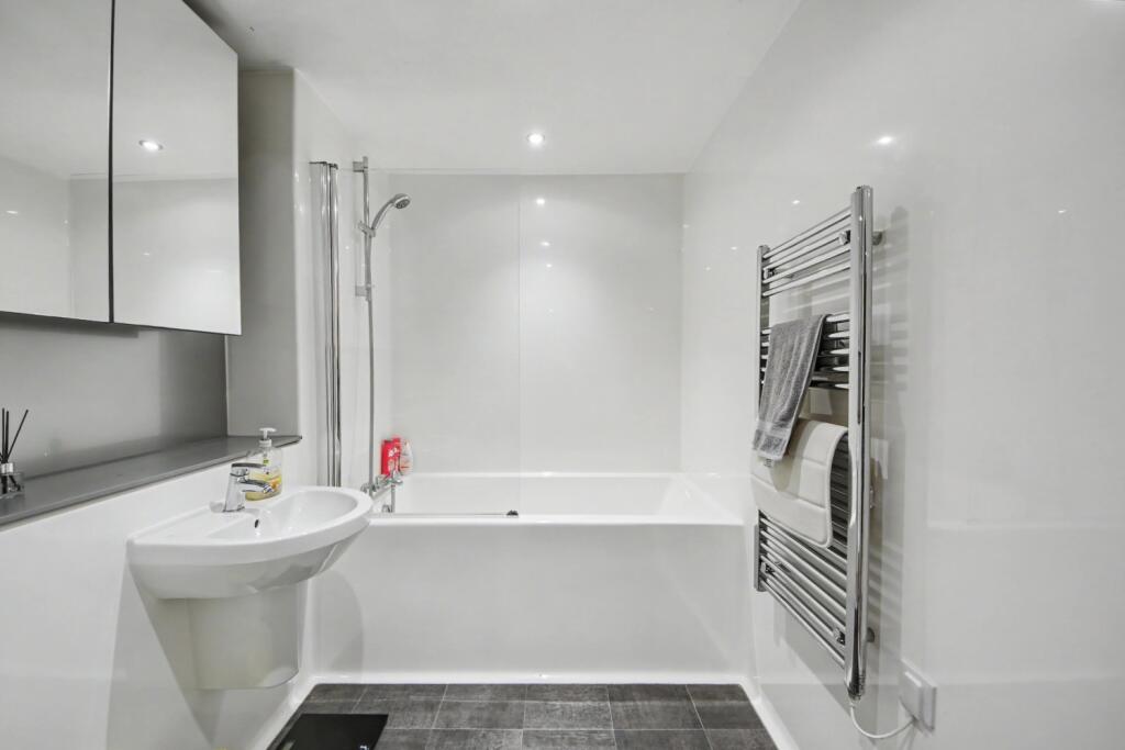 Apartment in Manchester - View 4