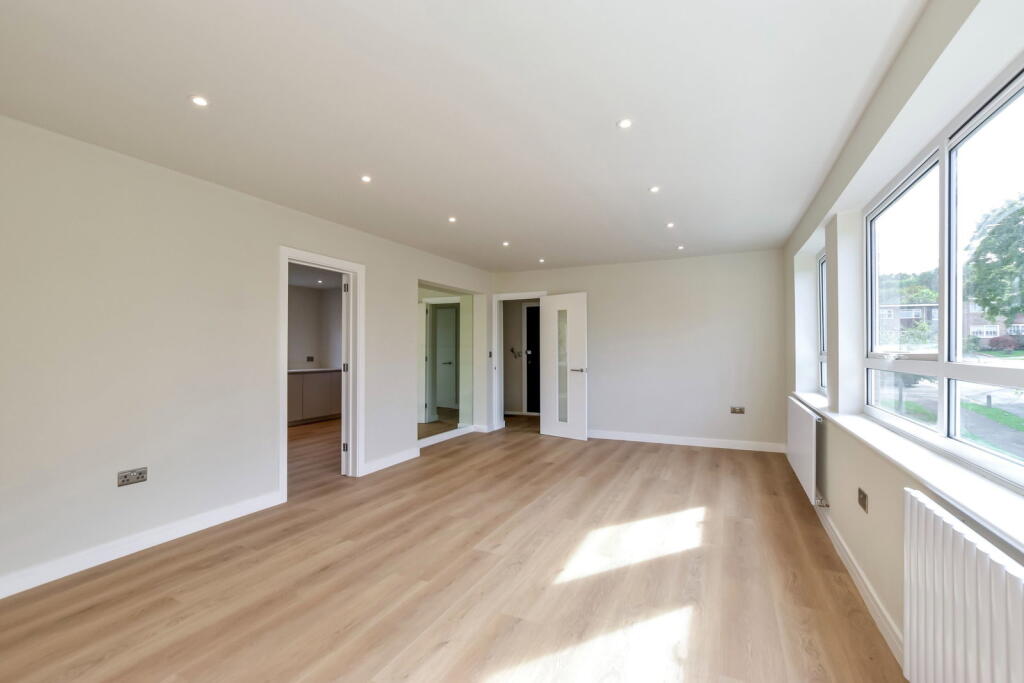 Apartment in Watford - View 4