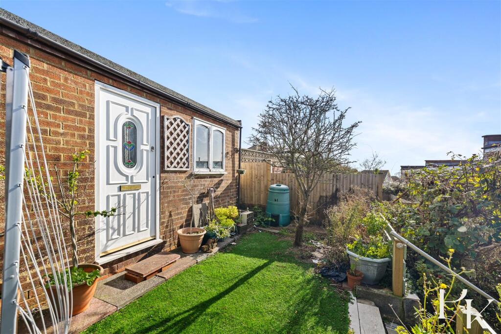 House in Brighton, Whitehawk - View 2