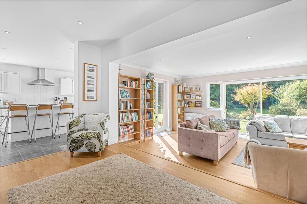 House in Twickenham - View 5