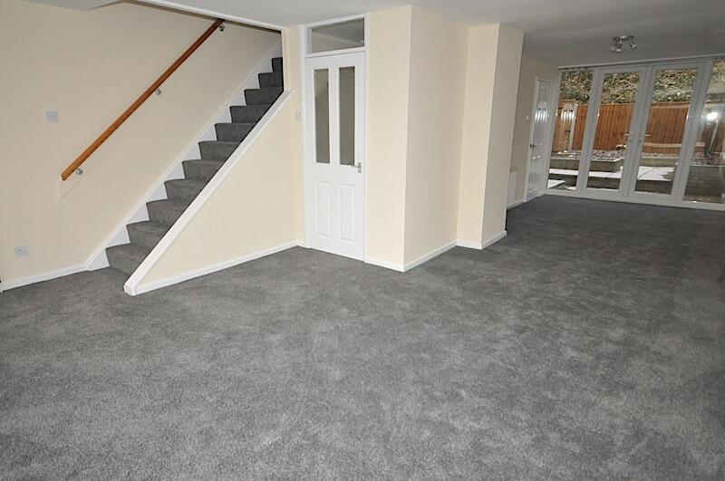 STOURBRIDGE - Redhill Close photo 3