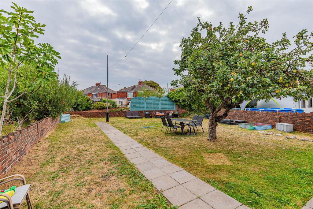 Avondale Crescent, Grangetown, Cardiff photo 4