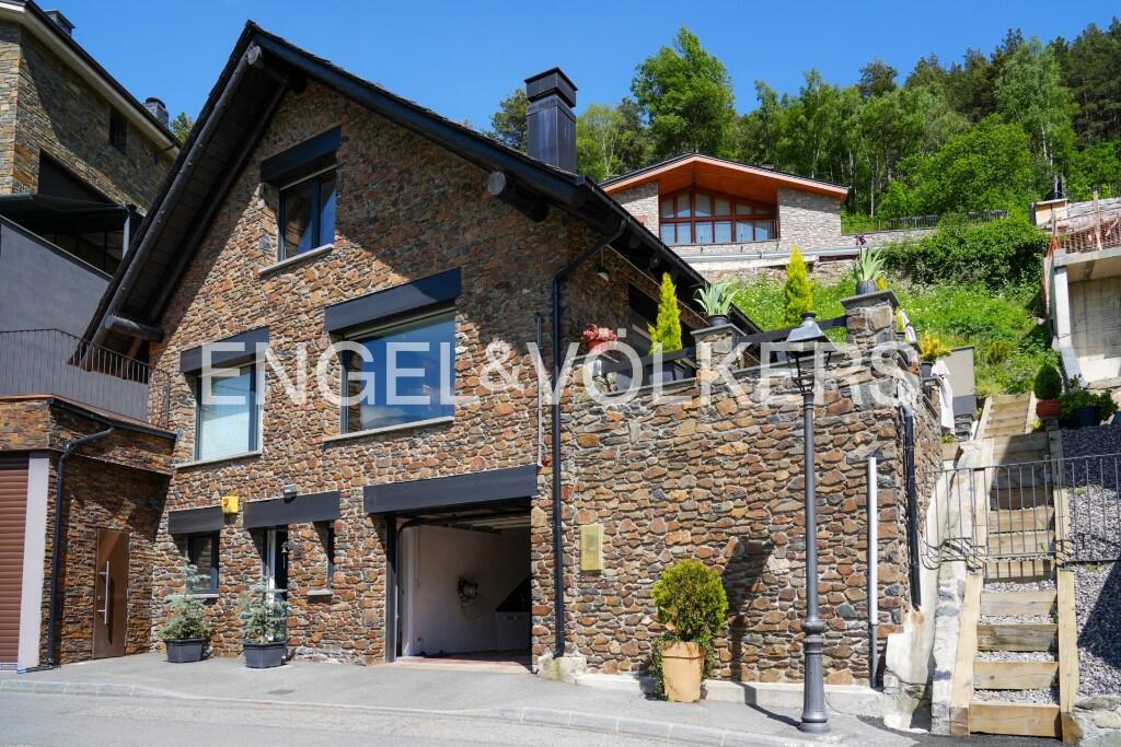 Main image of property: Encamp