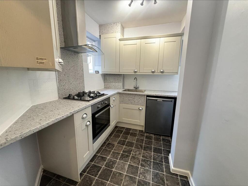 Apartment in Portsmouth - View 4