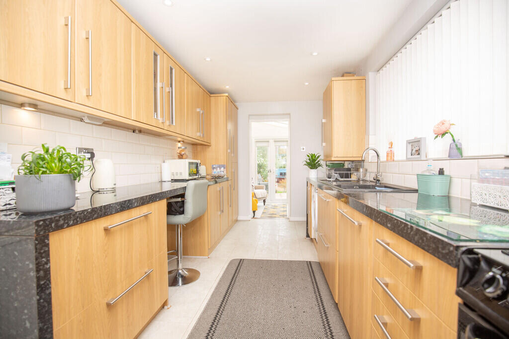 House in Dordon - More