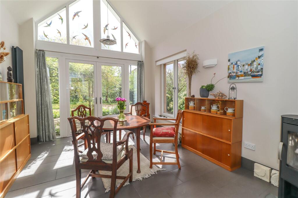 House in Test Valley, King's Somborne - More