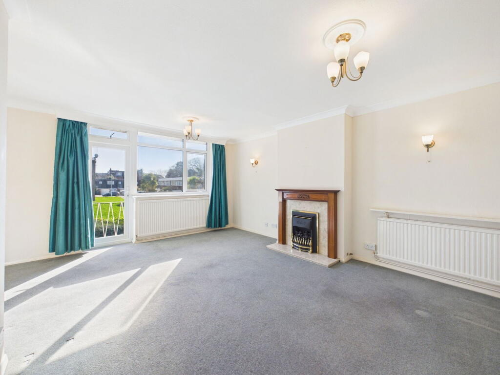 Apartment in Worthing, West Sussex - View 2
