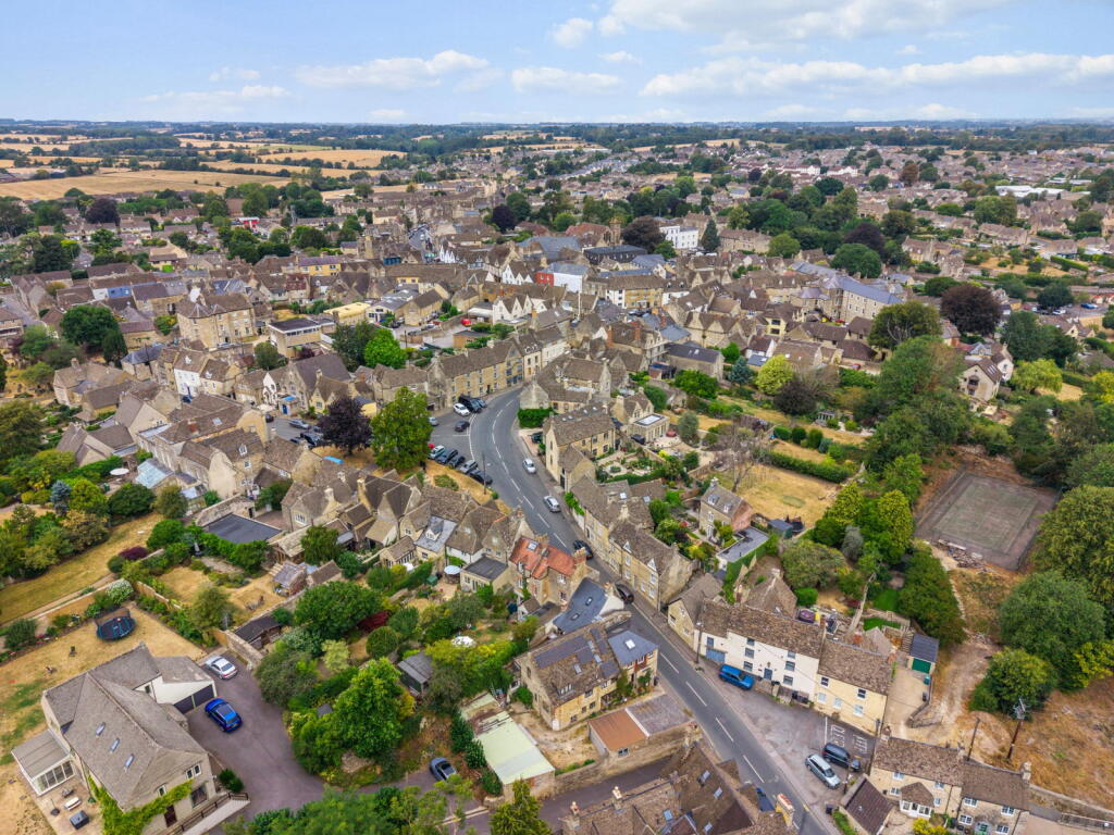 House in Gloucester - View 4