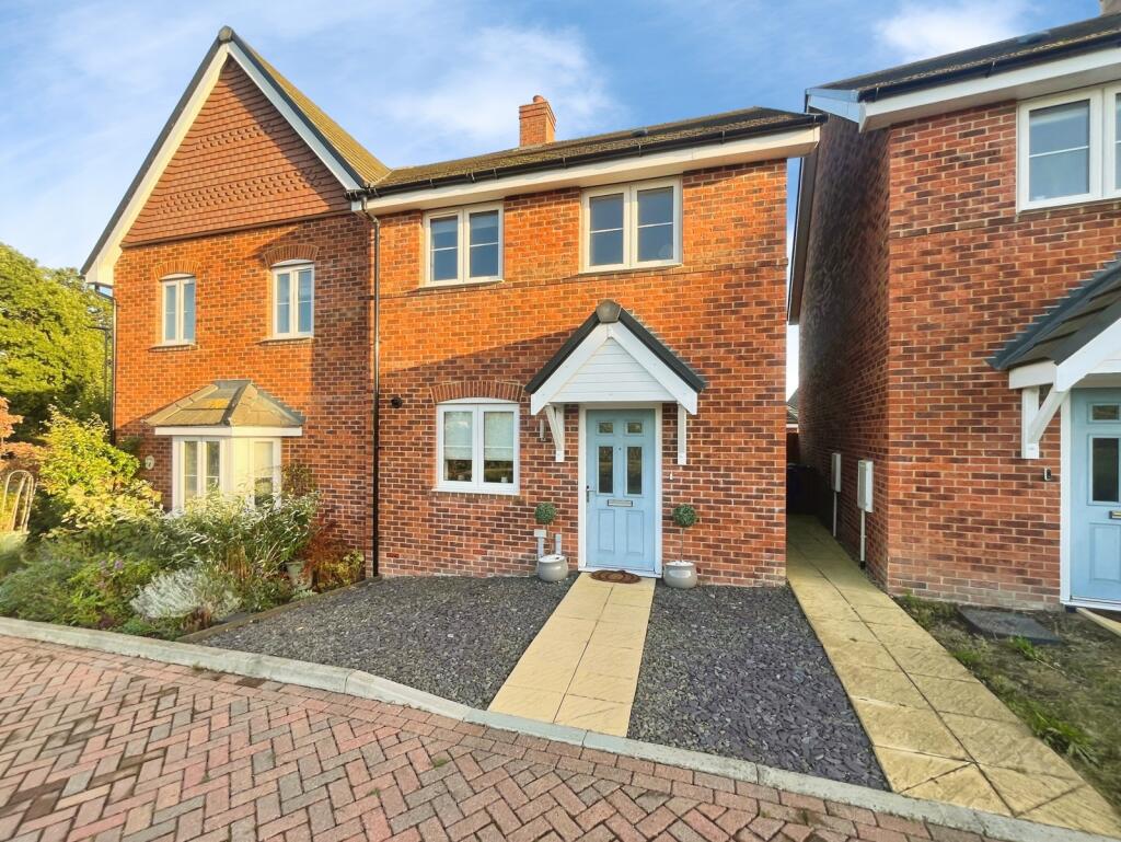 3-bed semi-detached on Hops Drive, Badshot Lea, Farnham, Surrey, GU9, £450,000