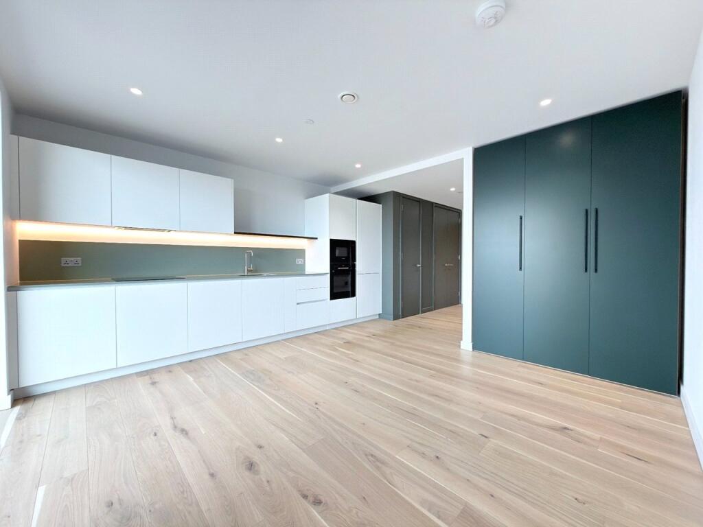 Main image of property: 5 Upper Riverside, 2 Cutter Lane, London, SE10