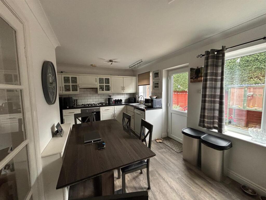 House in Hull - View 4