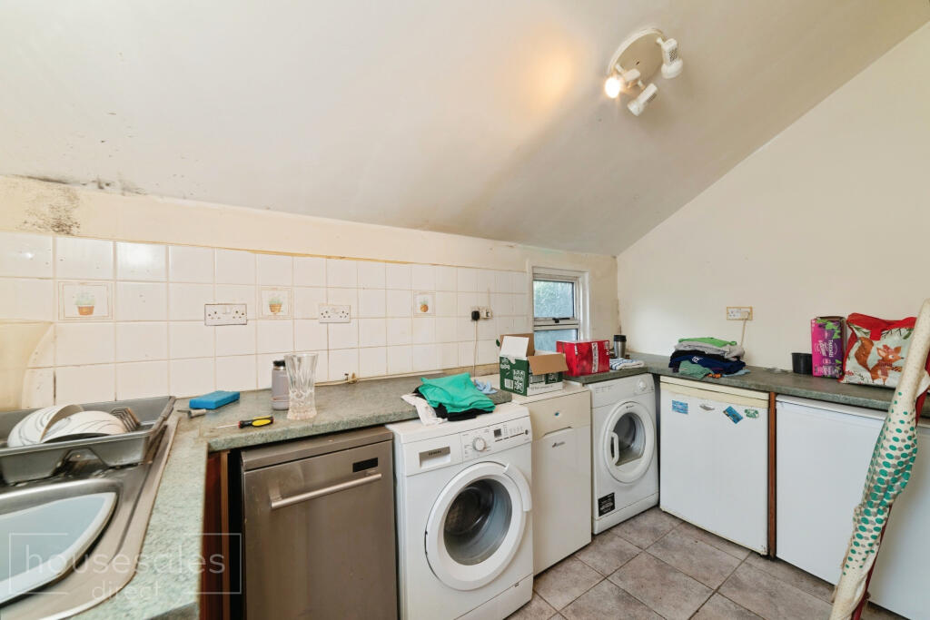 House in Swansea, Llangyndeyrn - View 4
