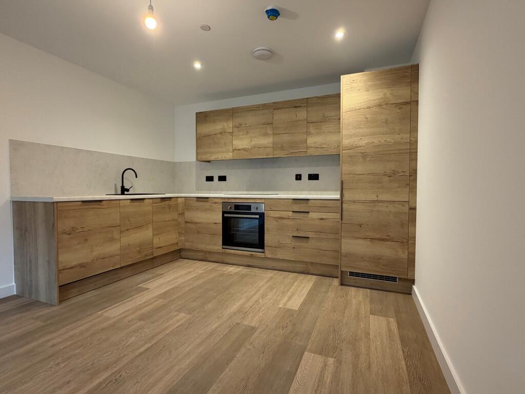 Apartment in Salford, Ordsall - View 2
