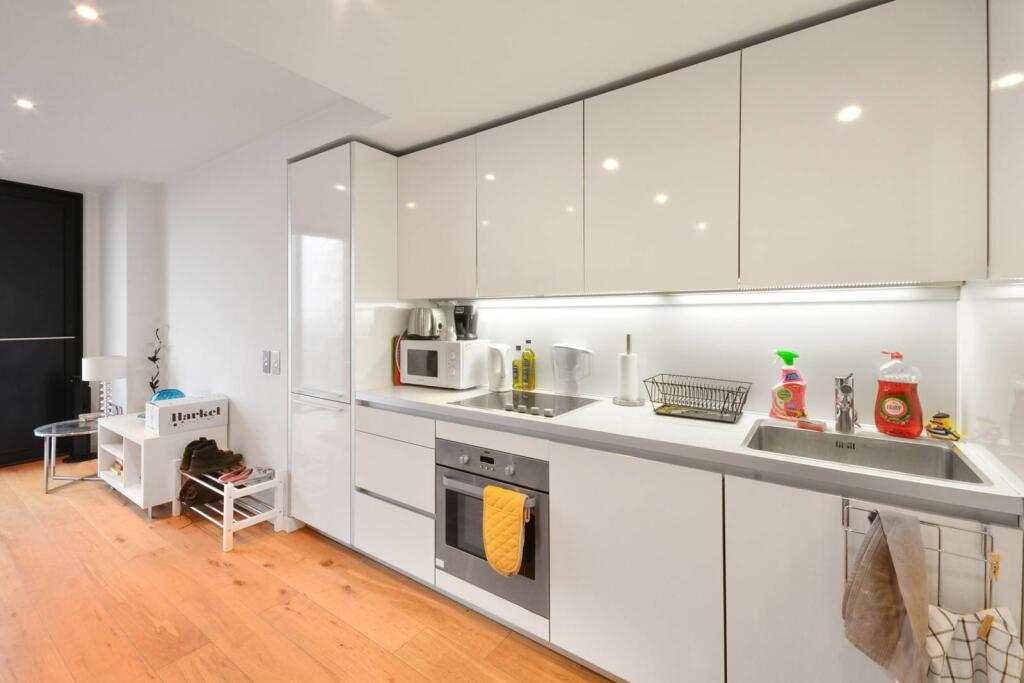 Main image of property: Walworth Road, Elephant and Castle, London, SE1