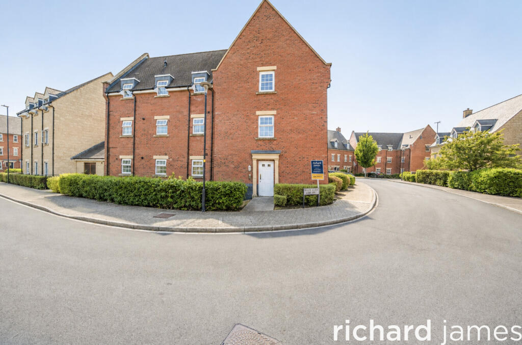 Main image of property: Eyre Close, Swindon, SN25