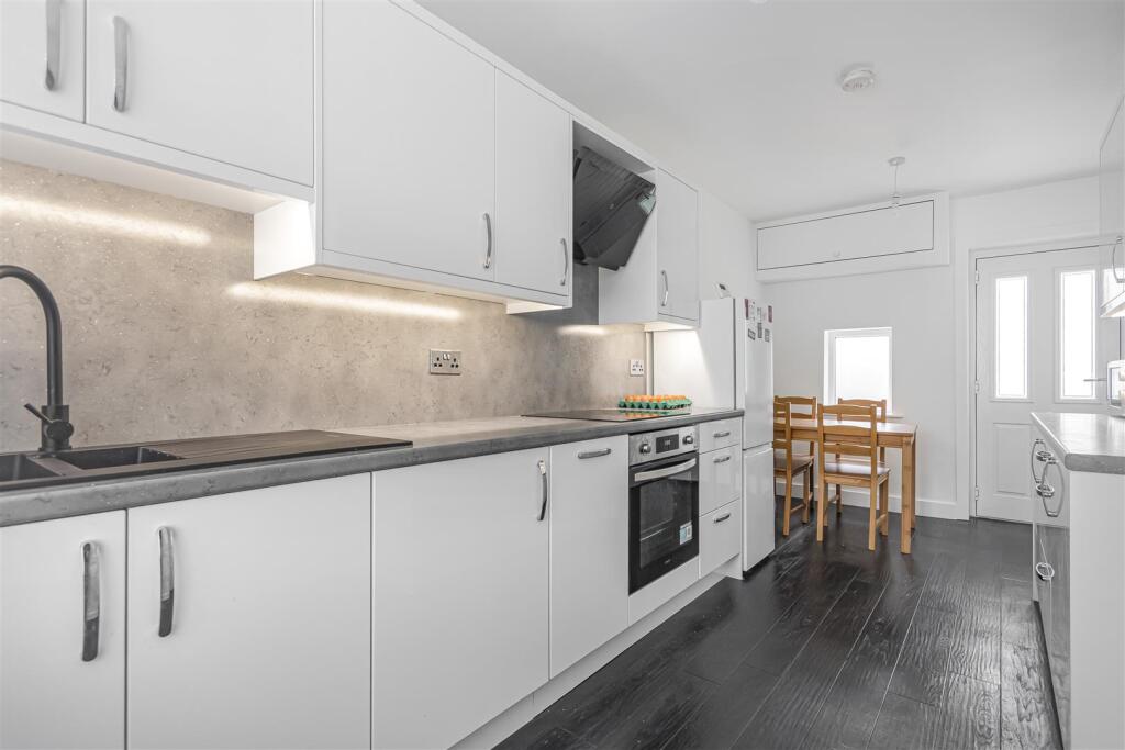 House in Leeds, New Scarborough, Westfield - More