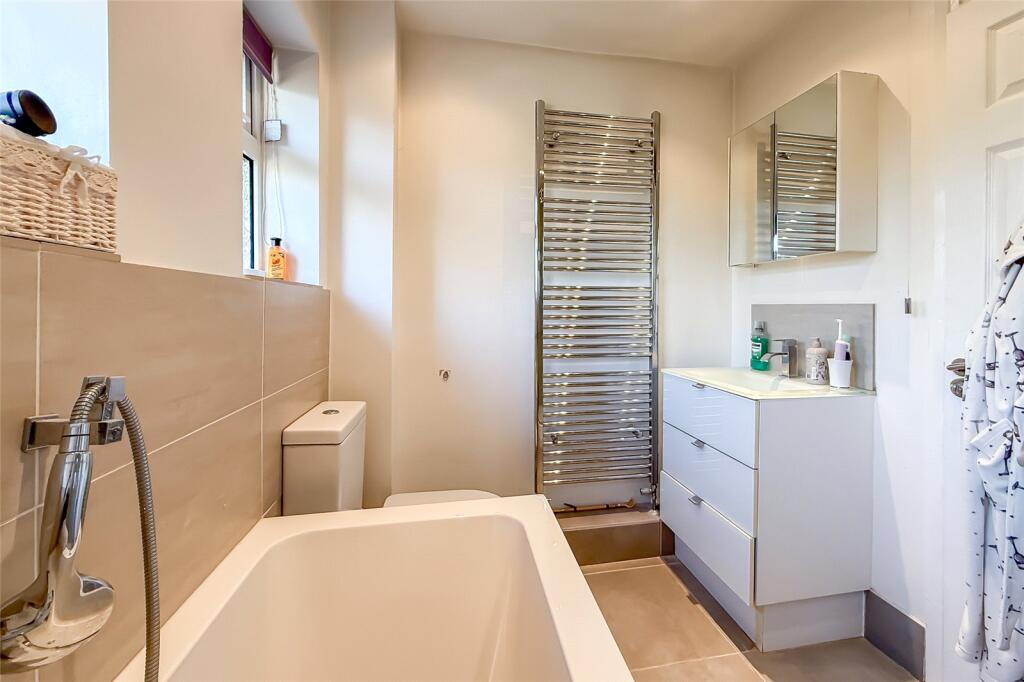 Additional image 16 of Tiverton Court, Harpenden, Hertfordshire, AL5