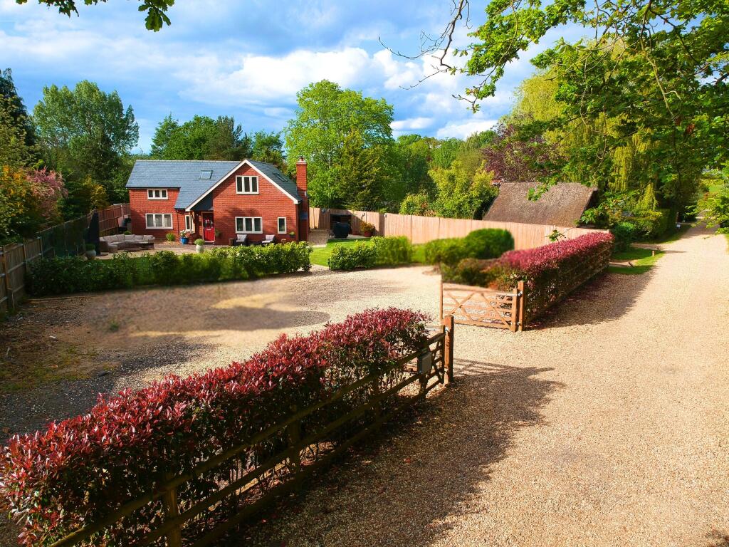 Main image of property: Browning Hill Green, Baughurst, RG26