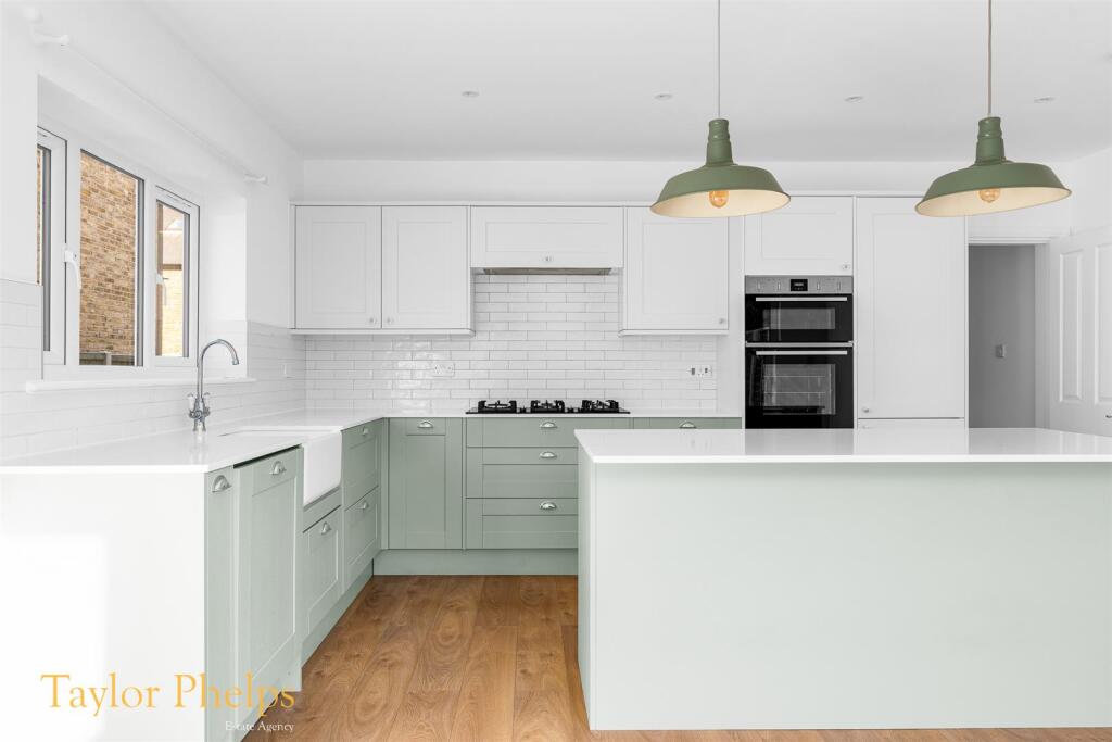House in Ware, Kings Hill - More