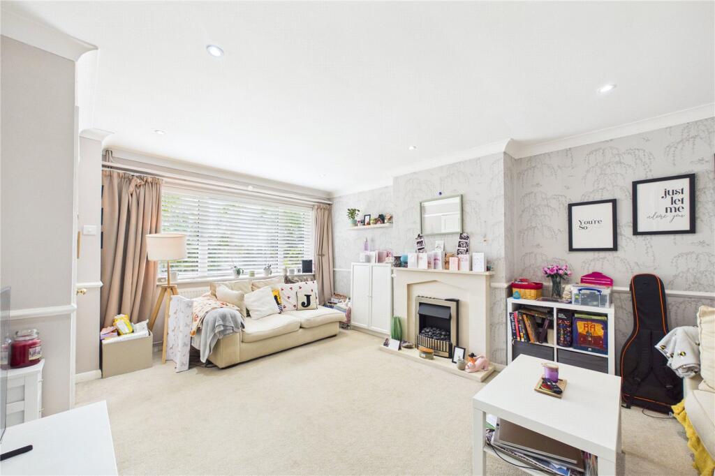 House in Basingstoke and Deane, Lychpit, Riverdene - View 4