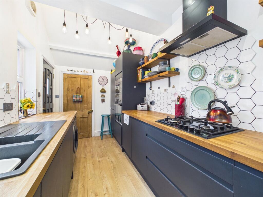 House in Nottingham - View 3