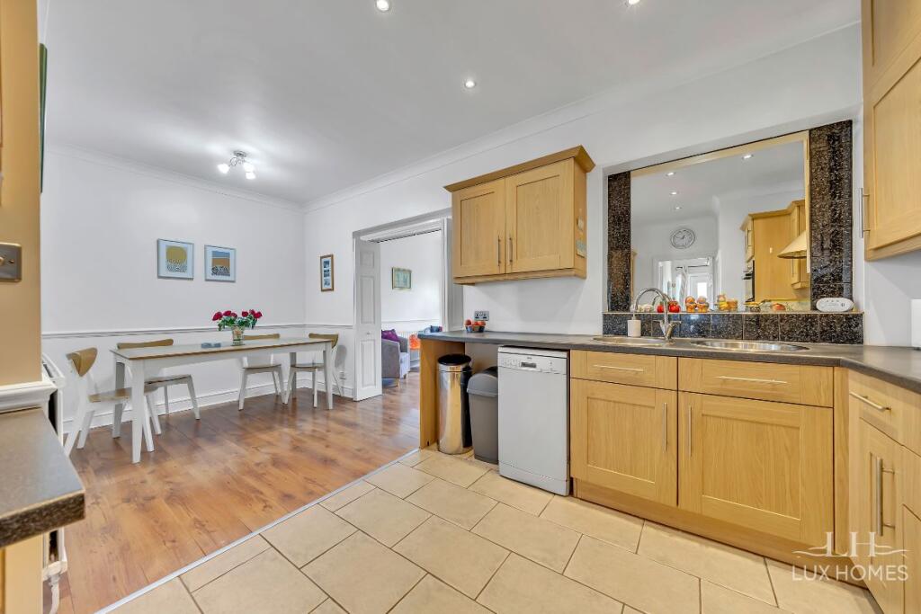 House in London, Gidea Park - View 4